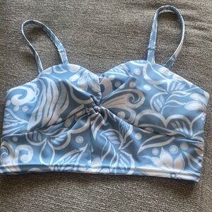 Free People top. Size Small. EUC.